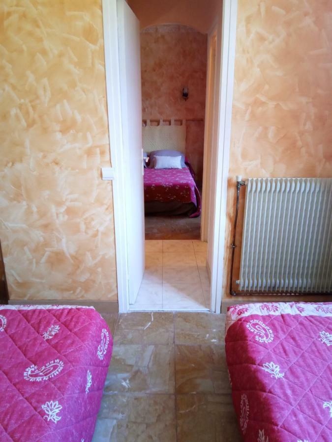 Hotel Font De Lauro Saumane-de-Vaucluse Eksteriør billede